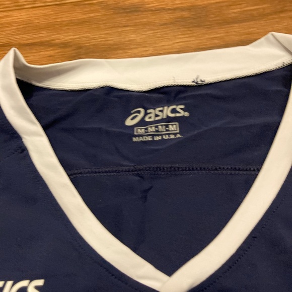 ASICS Medium Athletic Tops - Picture 3 of 5
